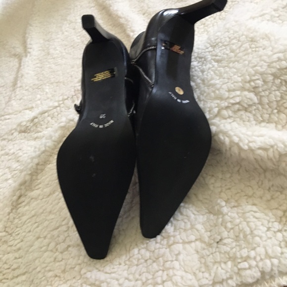 Leather Booties Made in Italy. Size 8 - Picture 4 of 8